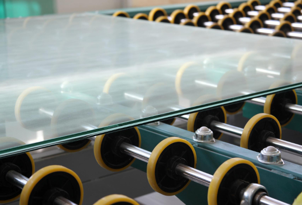 Profesjonalna obróbka szkła - rodzaje szkła w ofercie hurtowni